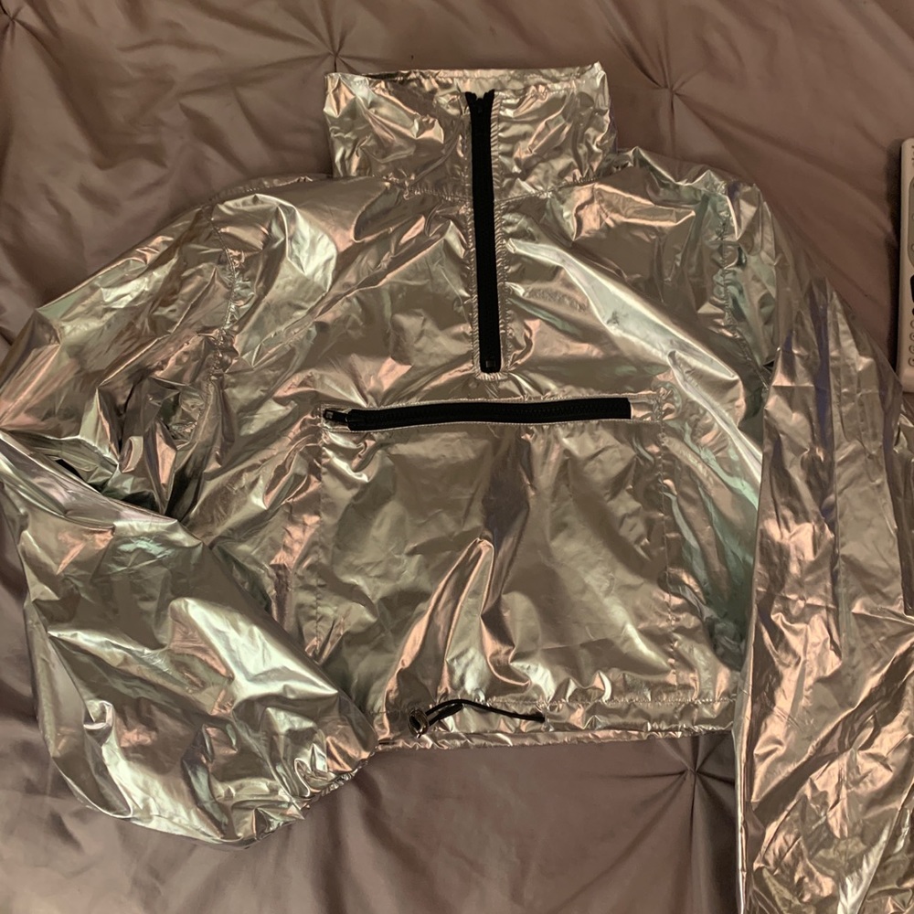 Reflective cropped jacket
